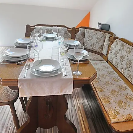 Ferienhaus Ivana * 宁